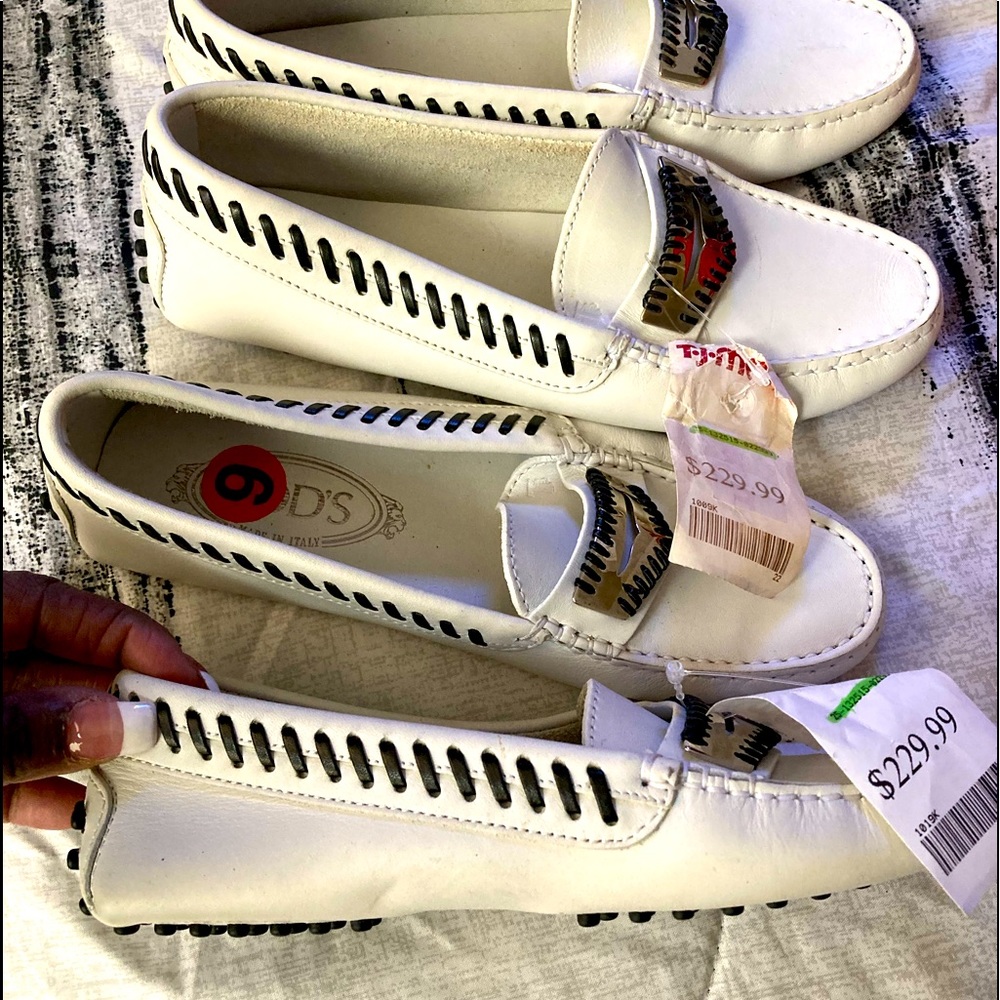 TODS FLAT LEATHER